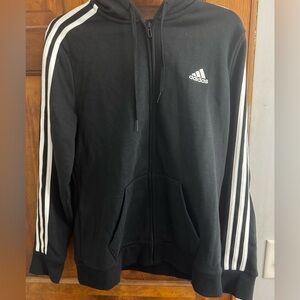 I am selling a BRAND NEW Adidas woman’s sweatshirt tags are still on it.